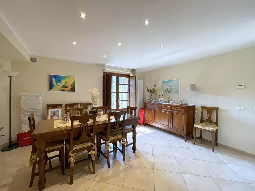 Immagine 17 di Villetta a schiera in vendita  a Camaiore