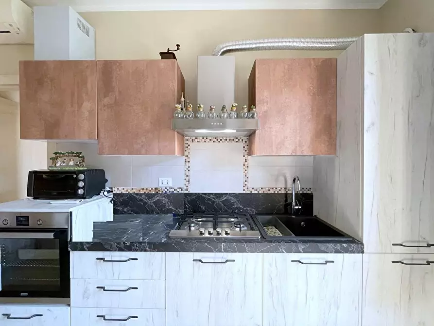 Immagine 8 di Villetta a schiera in vendita  a Camaiore