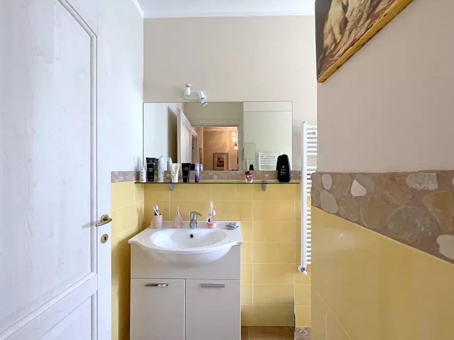 Immagine 34 di Villetta a schiera in vendita  a Camaiore