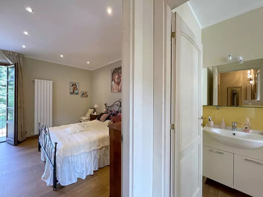 Immagine 23 di Villetta a schiera in vendita  a Camaiore