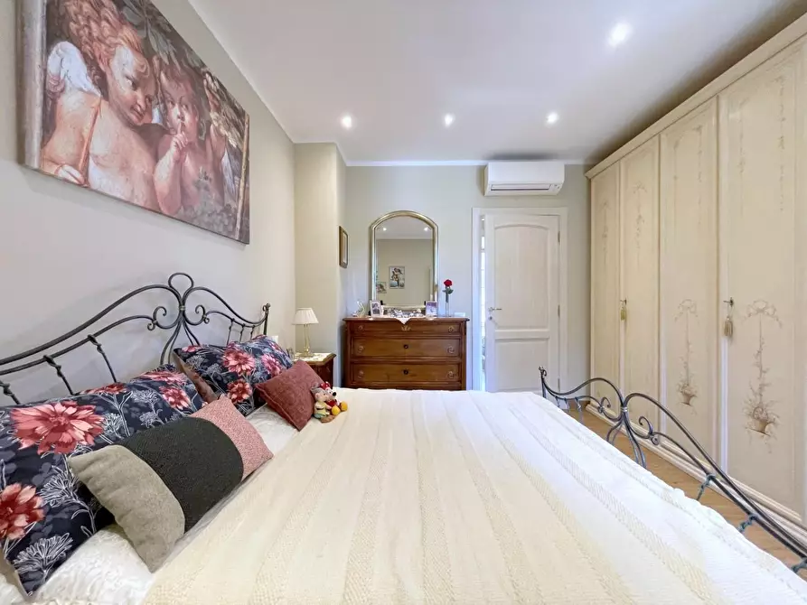 Immagine 28 di Villetta a schiera in vendita  a Camaiore