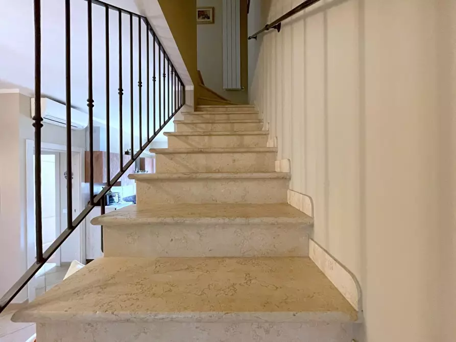 Immagine 21 di Villetta a schiera in vendita  a Camaiore