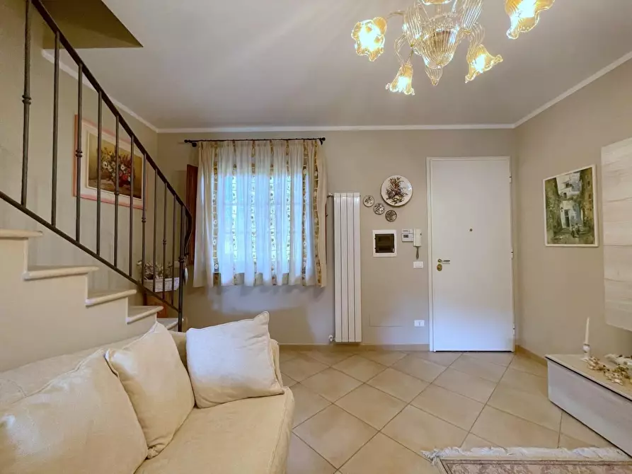 Immagine 20 di Villetta a schiera in vendita  a Camaiore
