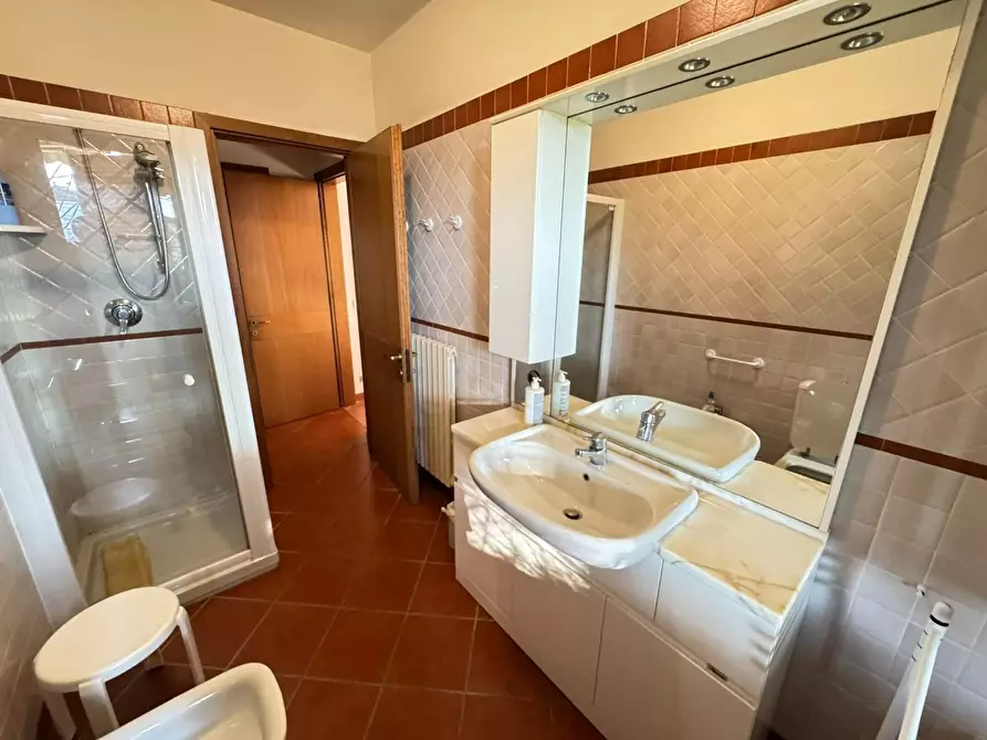 Immagine 30 di Villa in vendita  a Massa