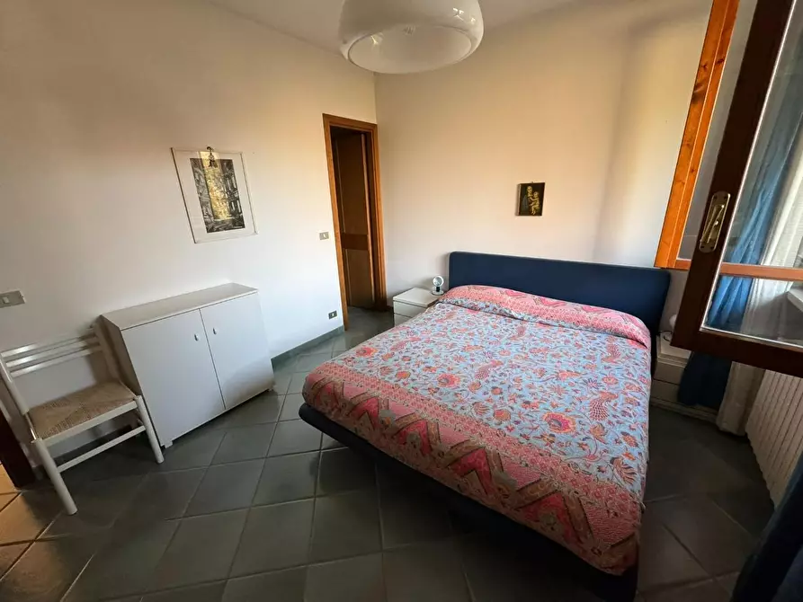 Immagine 43 di Villa in vendita  a Massa