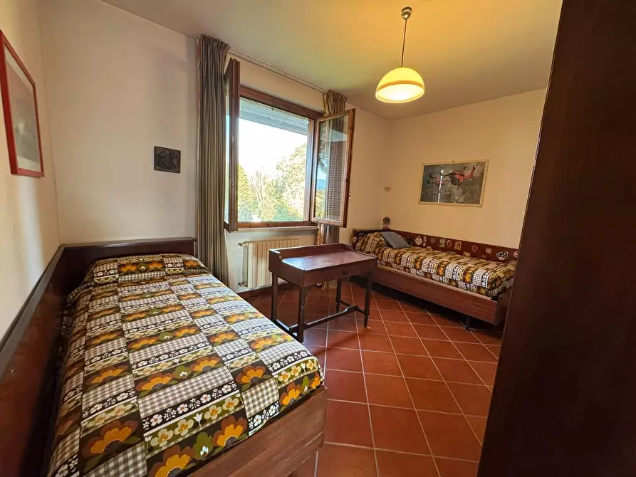 Immagine 51 di Villa in vendita  a Massa