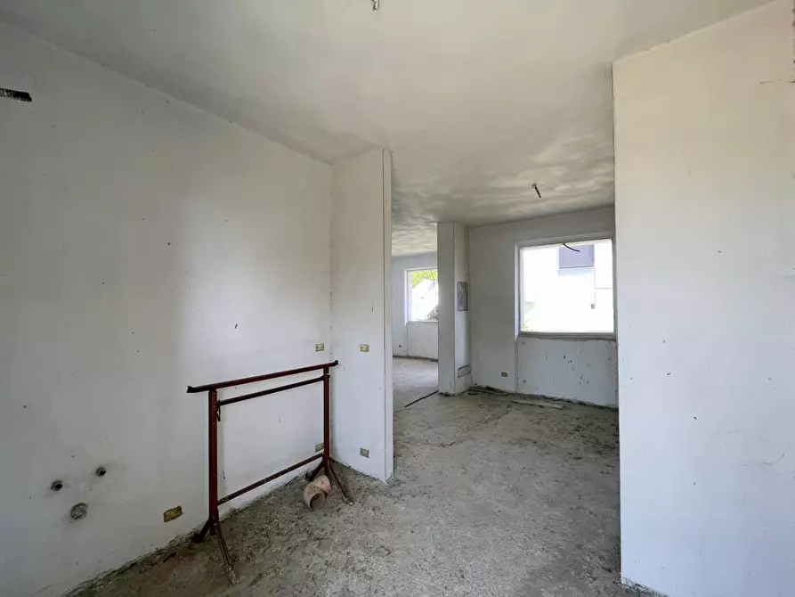 Immagine 8 di Casa bifamiliare in vendita  a Camaiore