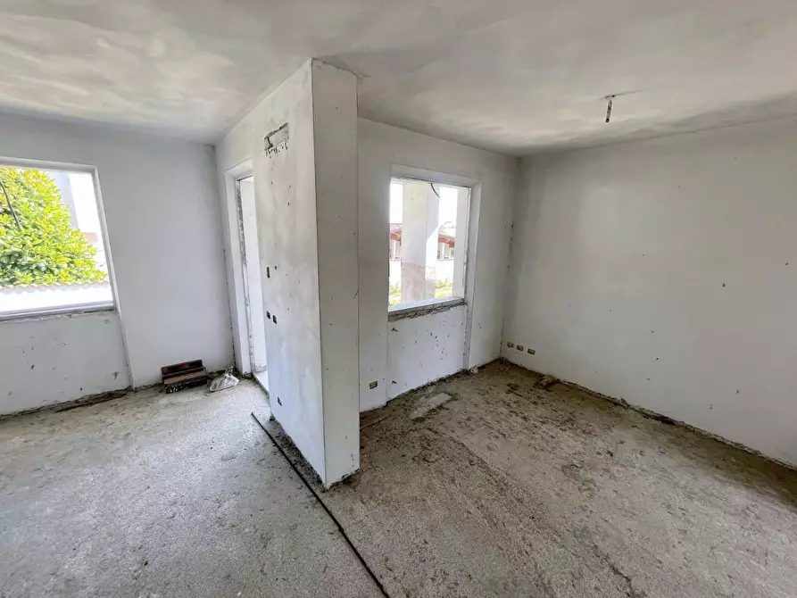 Immagine 40 di Casa bifamiliare in vendita  a Camaiore