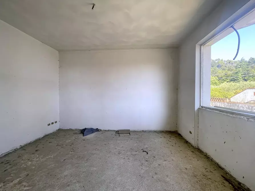 Immagine 2 di Casa bifamiliare in vendita  a Camaiore