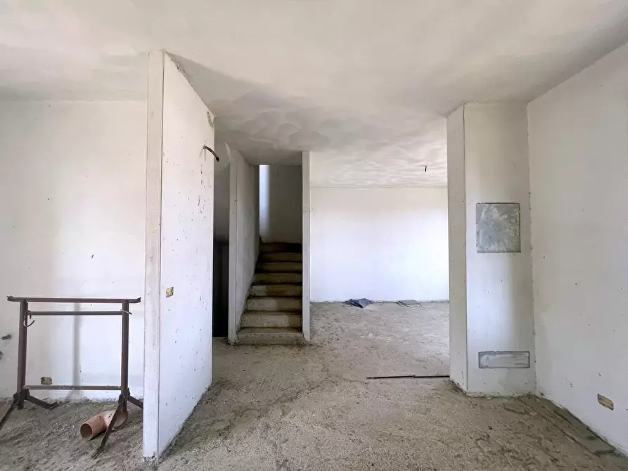 Immagine 7 di Casa bifamiliare in vendita  a Camaiore