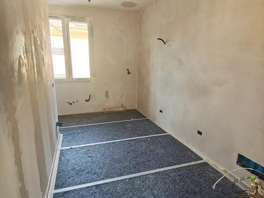 Immagine 3 di Appartamento in vendita  a Lucca