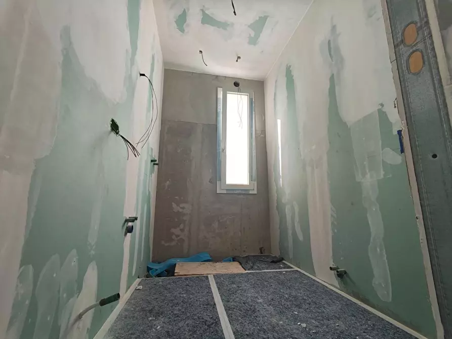 Immagine 6 di Appartamento in vendita  a Lucca