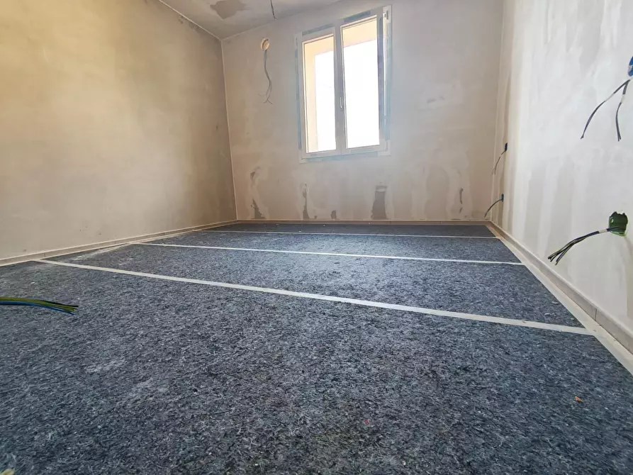 Immagine 8 di Appartamento in vendita  a Lucca