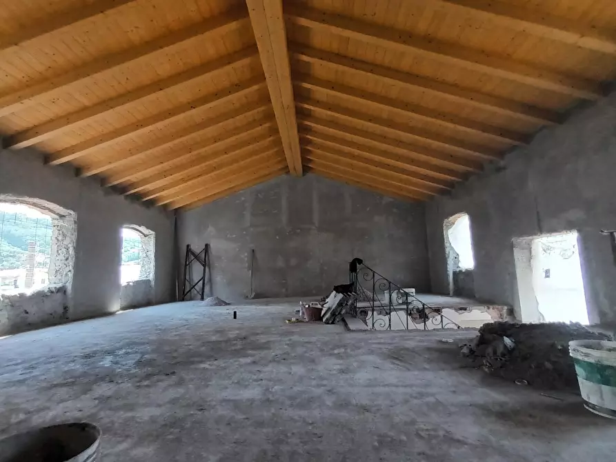 Immagine 3 di Appartamento in vendita  a Lucca