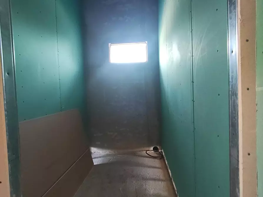 Immagine 19 di Appartamento in vendita  a Lucca