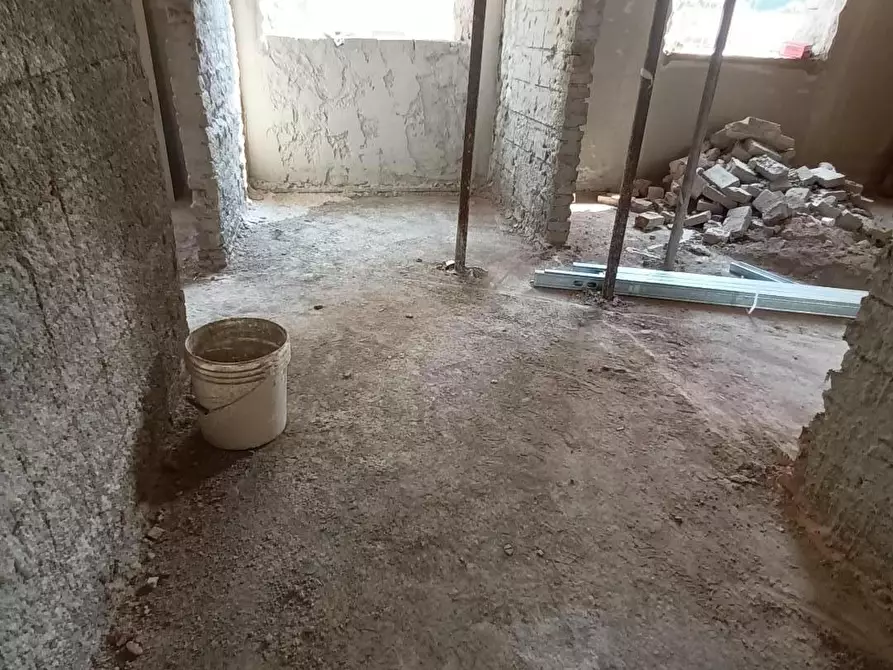 Immagine 10 di Appartamento in vendita  a Lucca