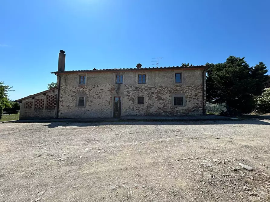 Immagine 47 di Casa colonica in vendita  a Carmignano