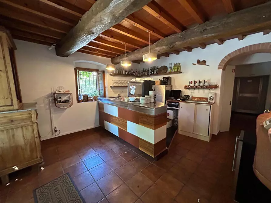 Immagine 33 di Casa colonica in vendita  a Carmignano