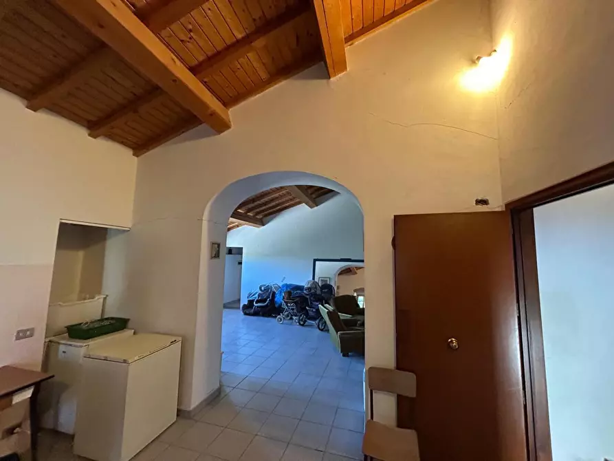Immagine 23 di Casa colonica in vendita  a Carmignano