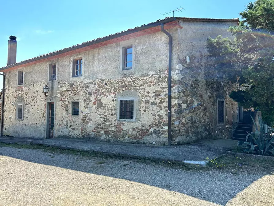 Immagine 46 di Casa colonica in vendita  a Carmignano