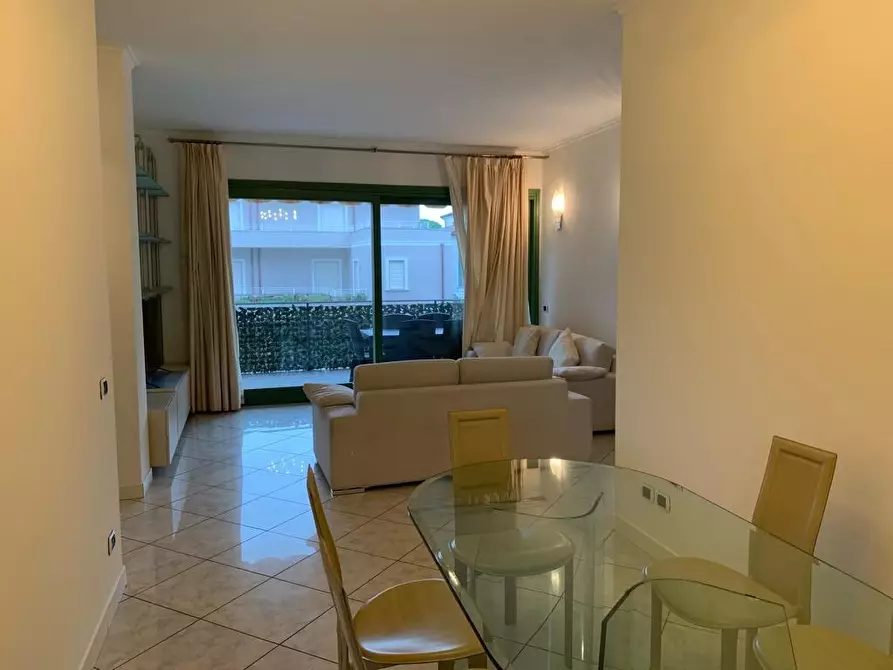 Immagine 5 di Appartamento in affitto  a Forte Dei Marmi