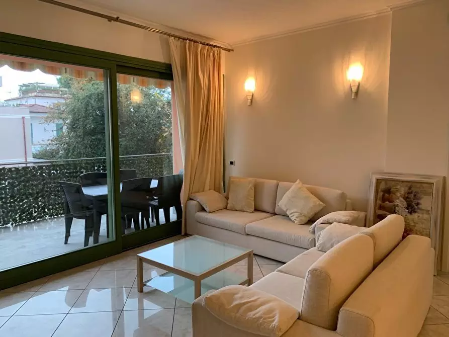 Immagine 2 di Appartamento in affitto  a Forte Dei Marmi