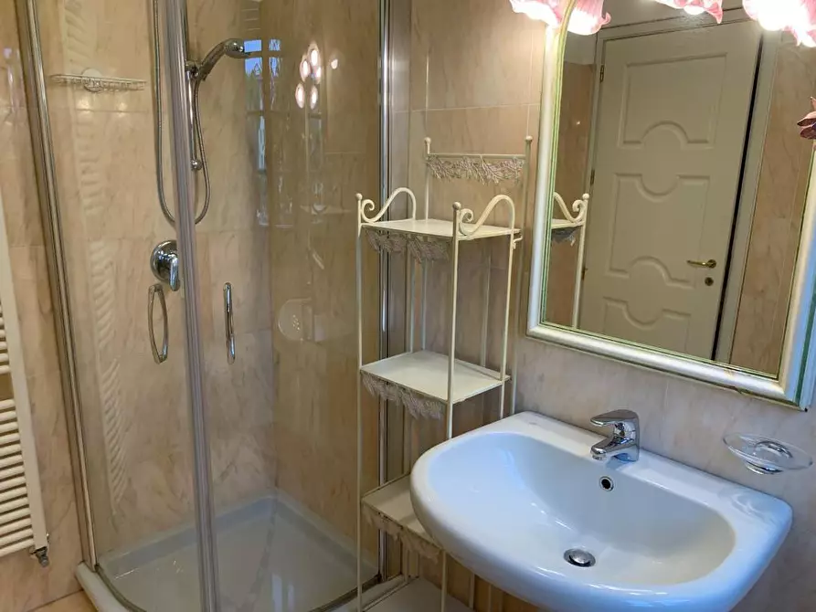 Immagine 18 di Appartamento in affitto  a Forte Dei Marmi