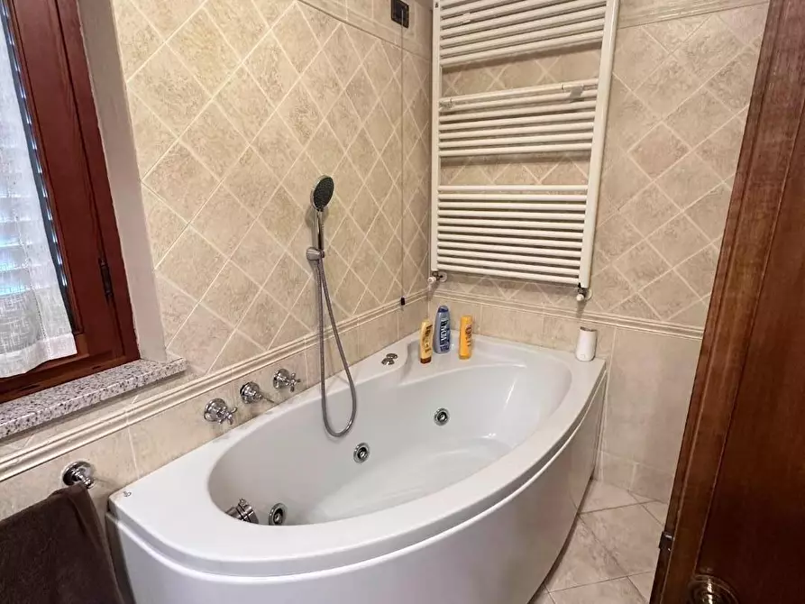 Immagine 7 di Casa indipendente in vendita  a Capannori