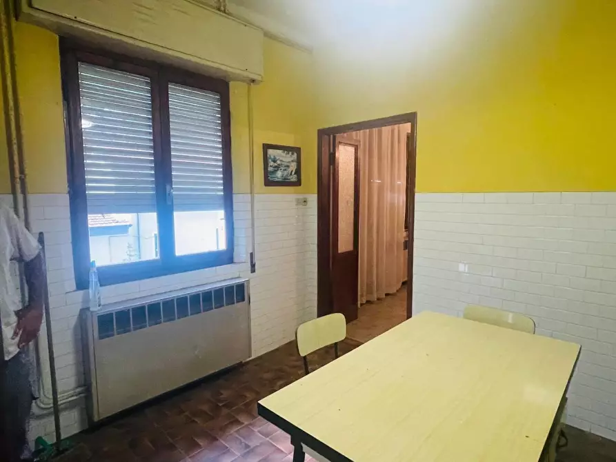 Immagine 2 di Casa indipendente in vendita  a Massa