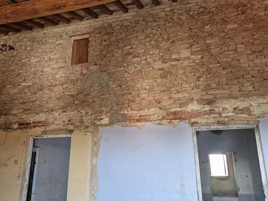 Immagine 26 di Porzione di casa in vendita  a Terricciola