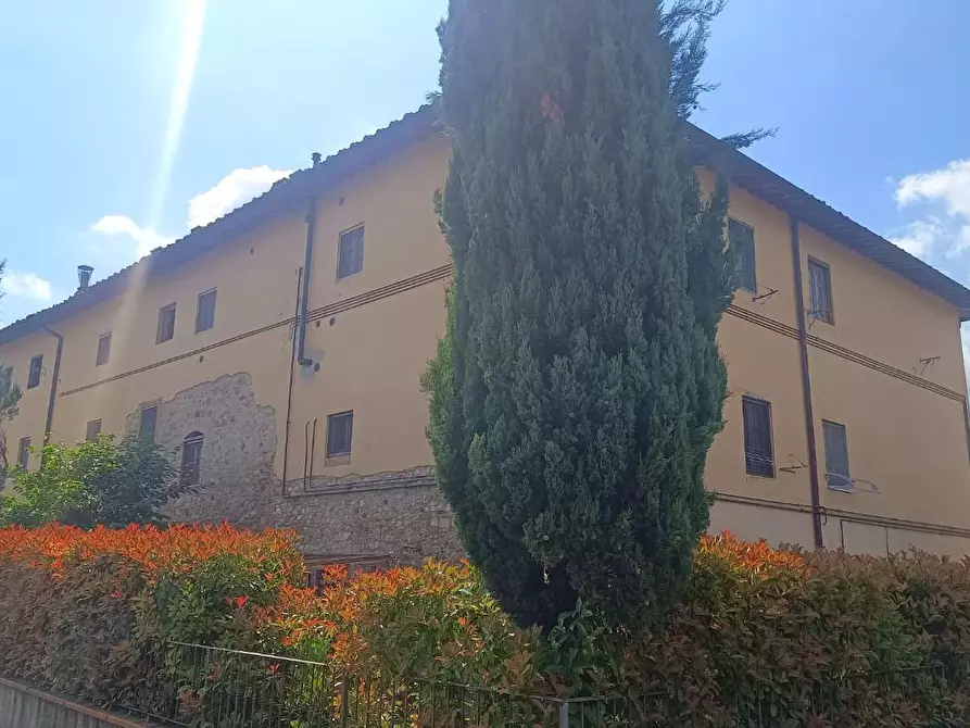 Immagine 3 di Appartamento in vendita  a San Gimignano