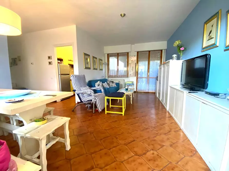 Immagine 3 di Appartamento in vendita  a Massa