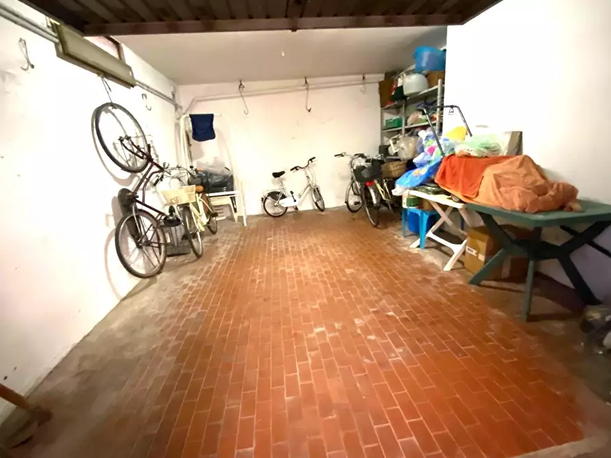 Immagine 9 di Appartamento in vendita  a Massa