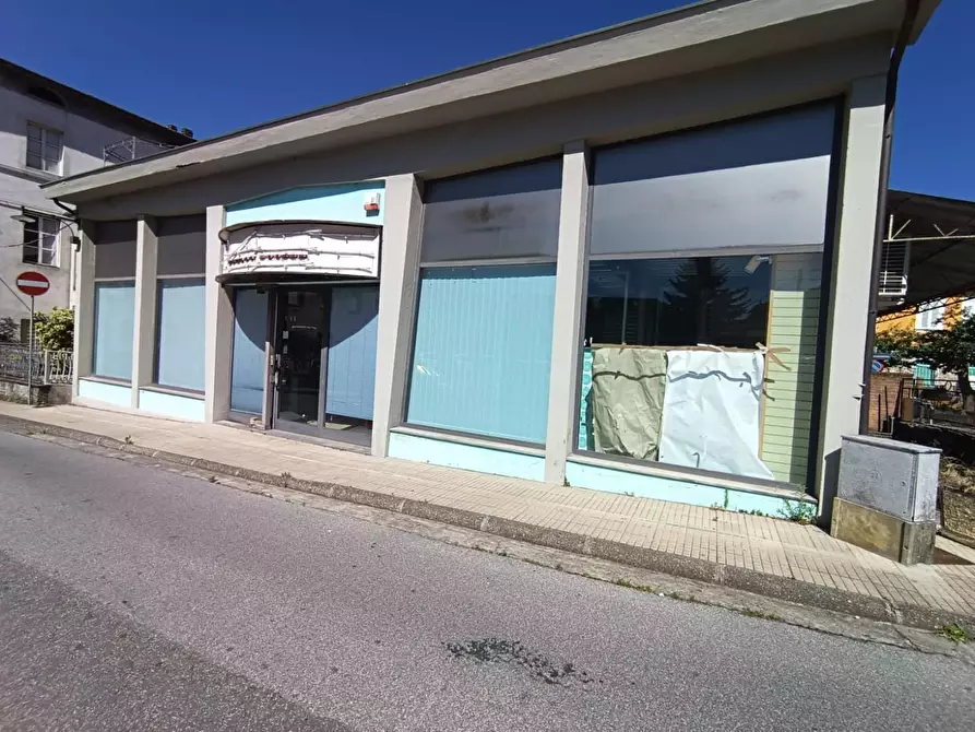 Immagine 8 di Locale commerciale in vendita  a Barga