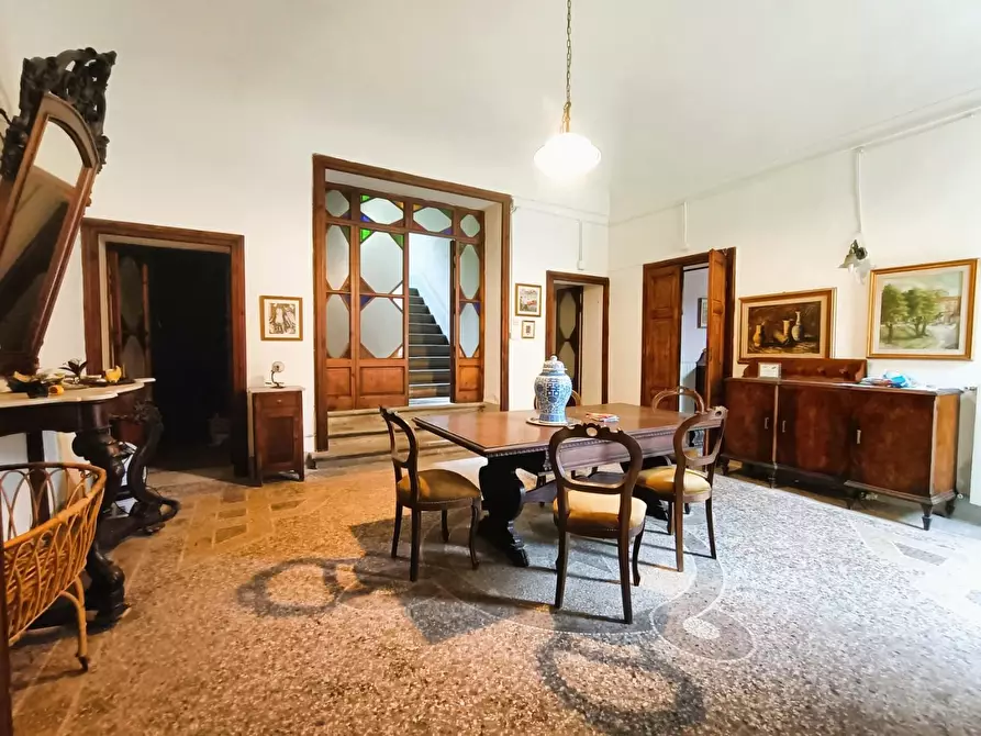 Immagine 9 di Villa in vendita  a San Giuliano Terme