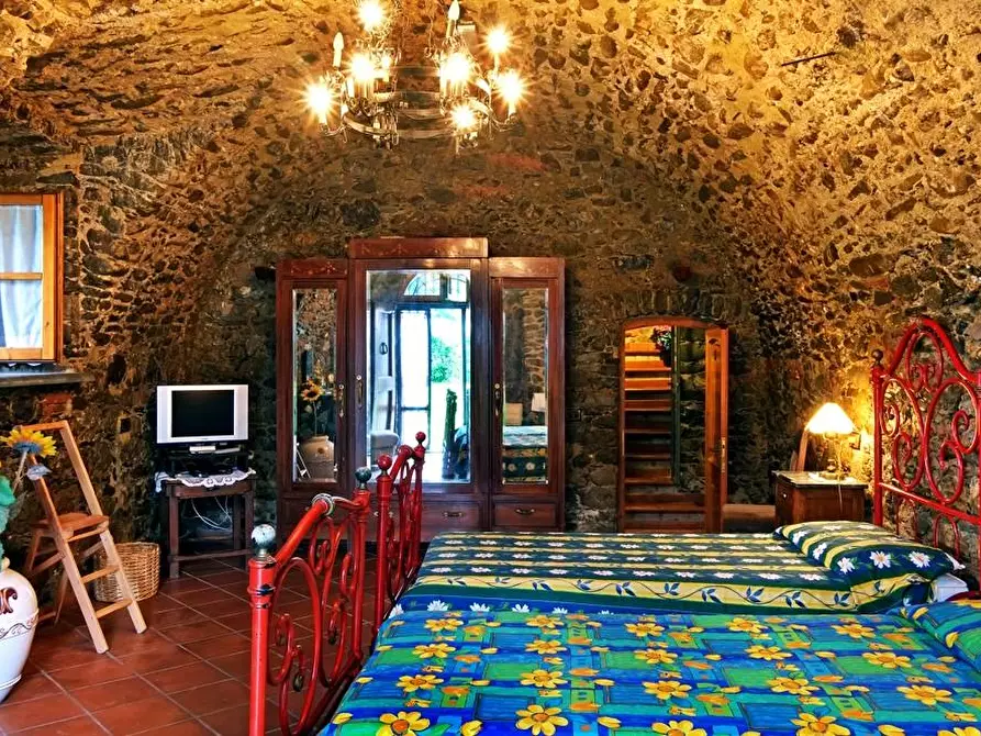 Immagine 91 di Casa colonica in vendita  a Villafranca In Lunigiana