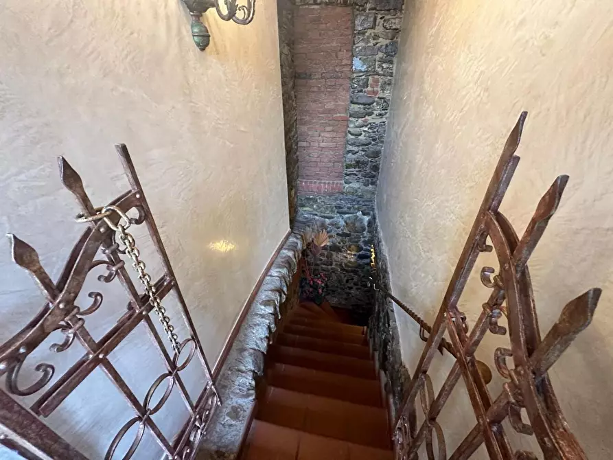 Immagine 103 di Casa colonica in vendita  a Villafranca In Lunigiana