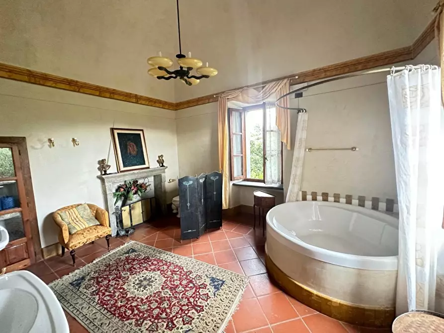 Immagine 26 di Casa colonica in vendita  a Villafranca In Lunigiana