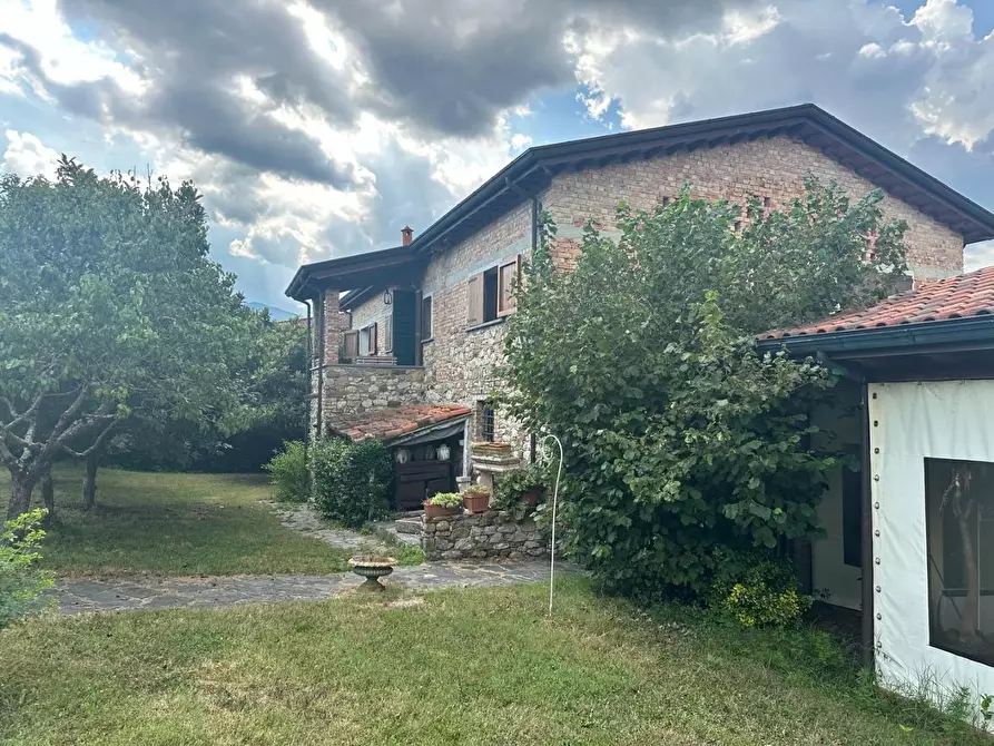 Immagine 97 di Casa colonica in vendita  a Villafranca In Lunigiana