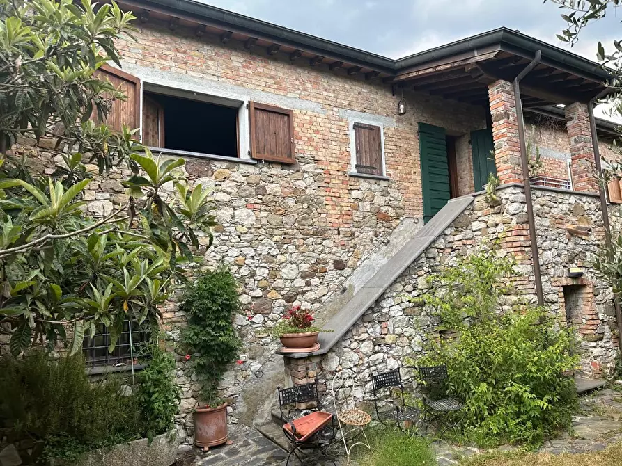 Immagine 41 di Casa colonica in vendita  a Villafranca In Lunigiana