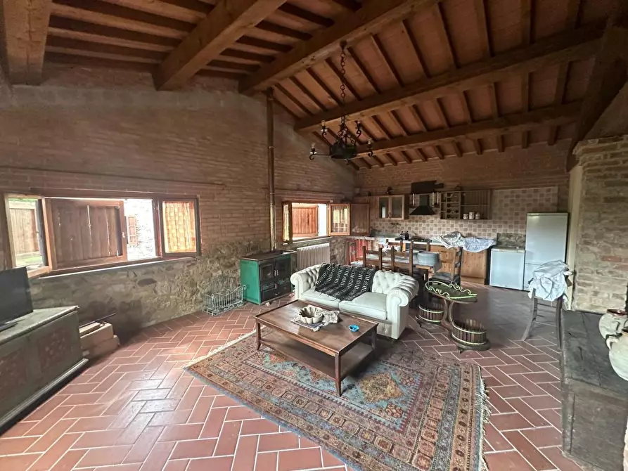 Immagine 13 di Casa colonica in vendita  a Villafranca In Lunigiana