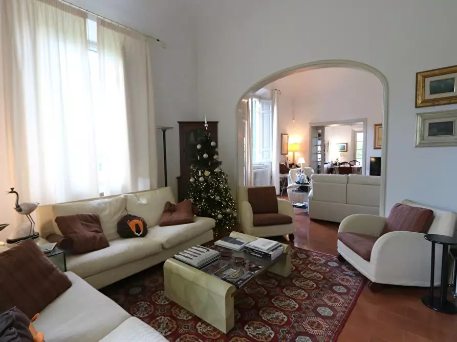 Immagine 1 di Villa in vendita  a Pisa