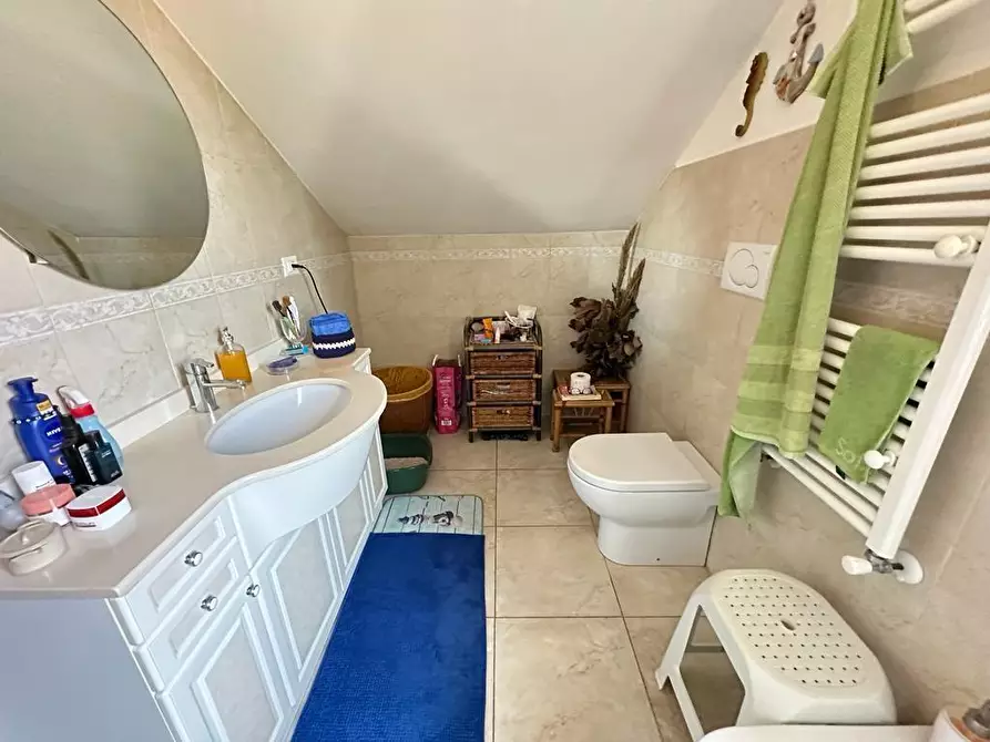 Immagine 9 di Mansarda in vendita  a Ameglia