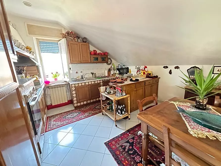 Immagine 2 di Mansarda in vendita  a Ameglia