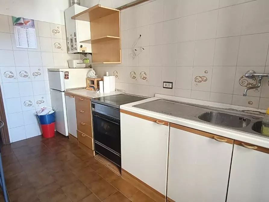 Immagine 5 di Appartamento in vendita  a Carrara