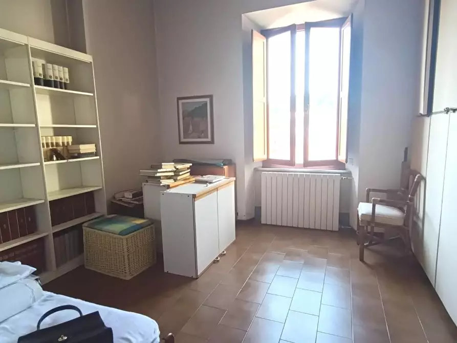 Immagine 12 di Appartamento in vendita  a Carrara