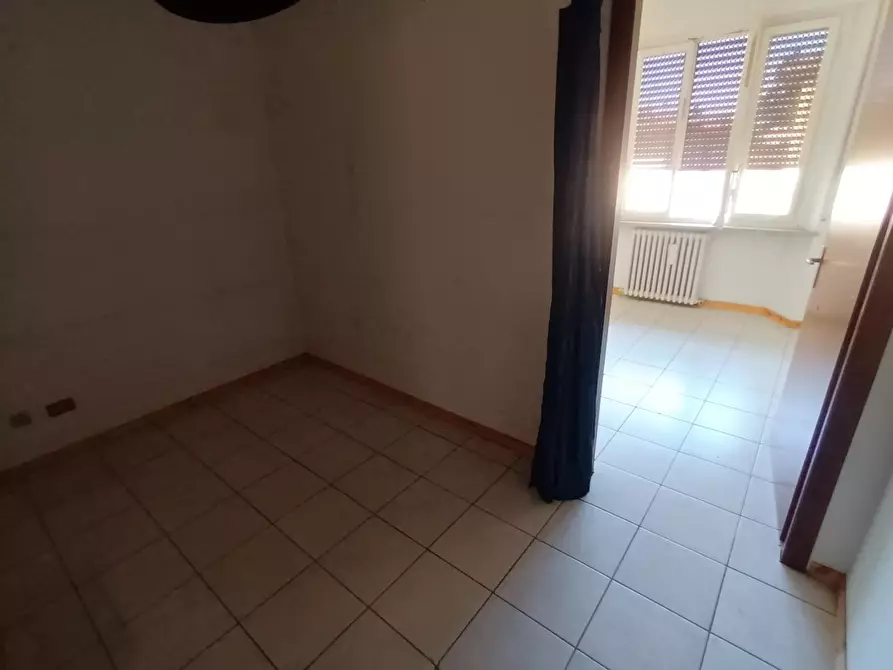 Immagine 12 di Appartamento in vendita  a Lucca