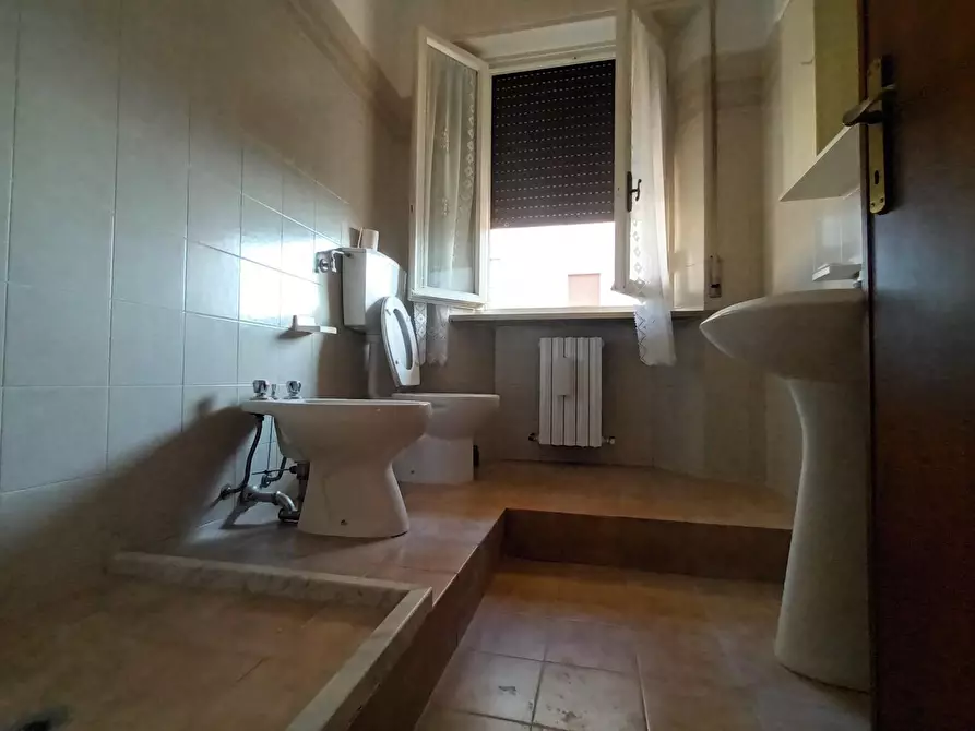 Immagine 20 di Appartamento in vendita  a Lucca