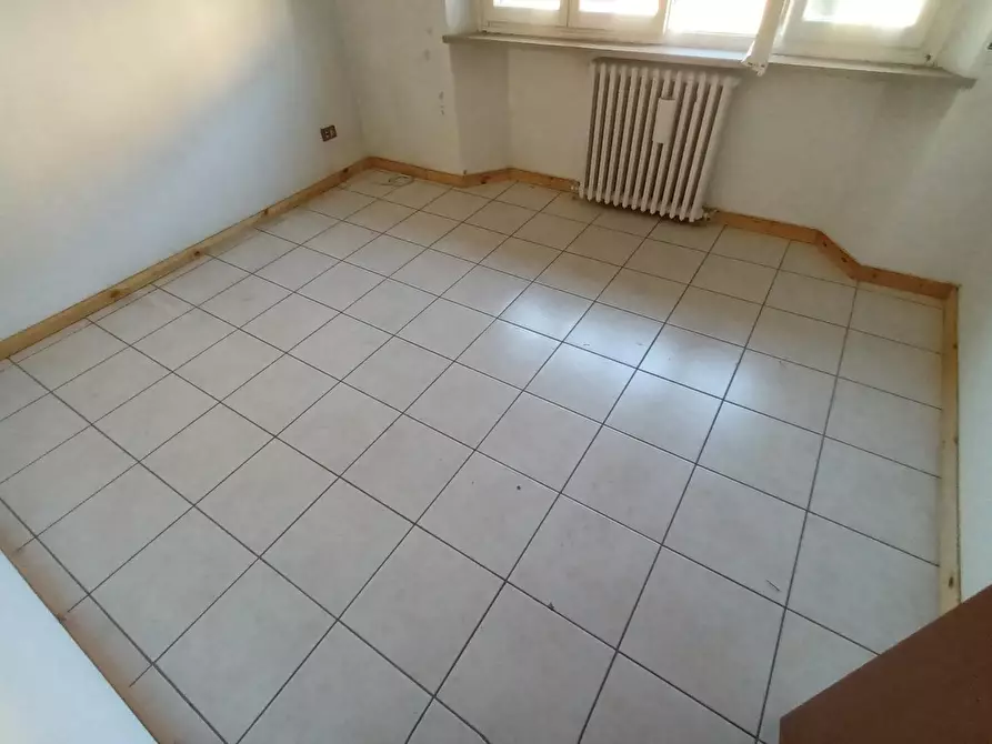 Immagine 15 di Appartamento in vendita  a Lucca