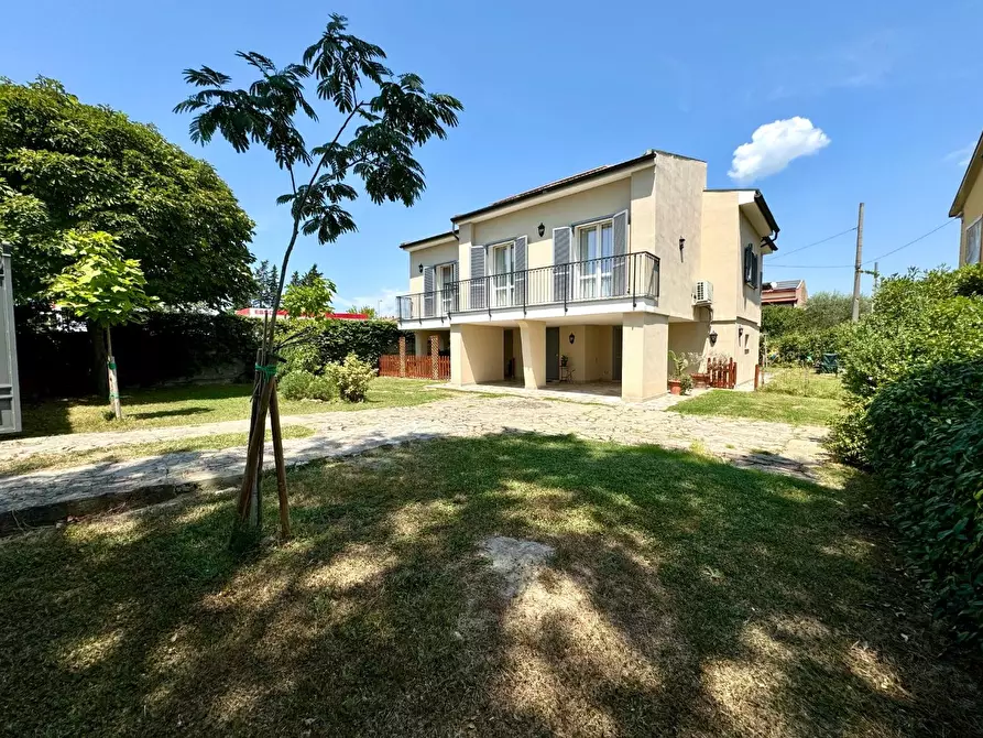 Immagine 1 di Villa in vendita  a San Giuliano Terme